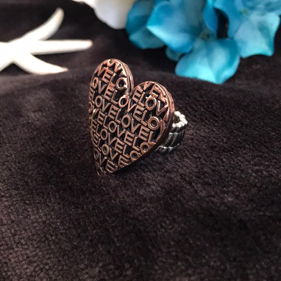 Heart Shaped LOVE Ring - Picture 4 of 5